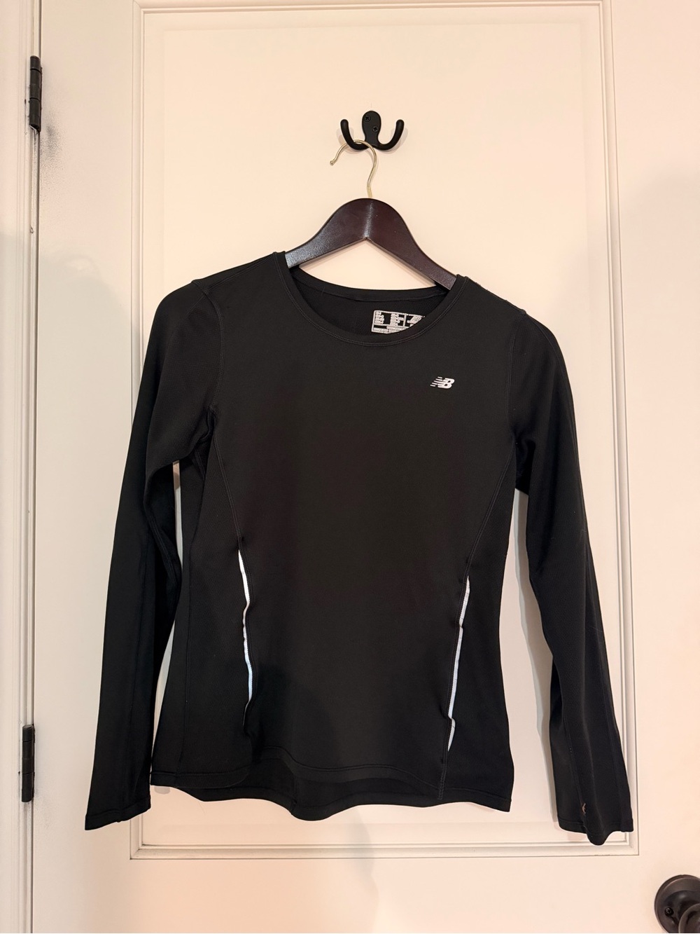 Pre-loved New Balance Black Long Sleeve Athletic Top
